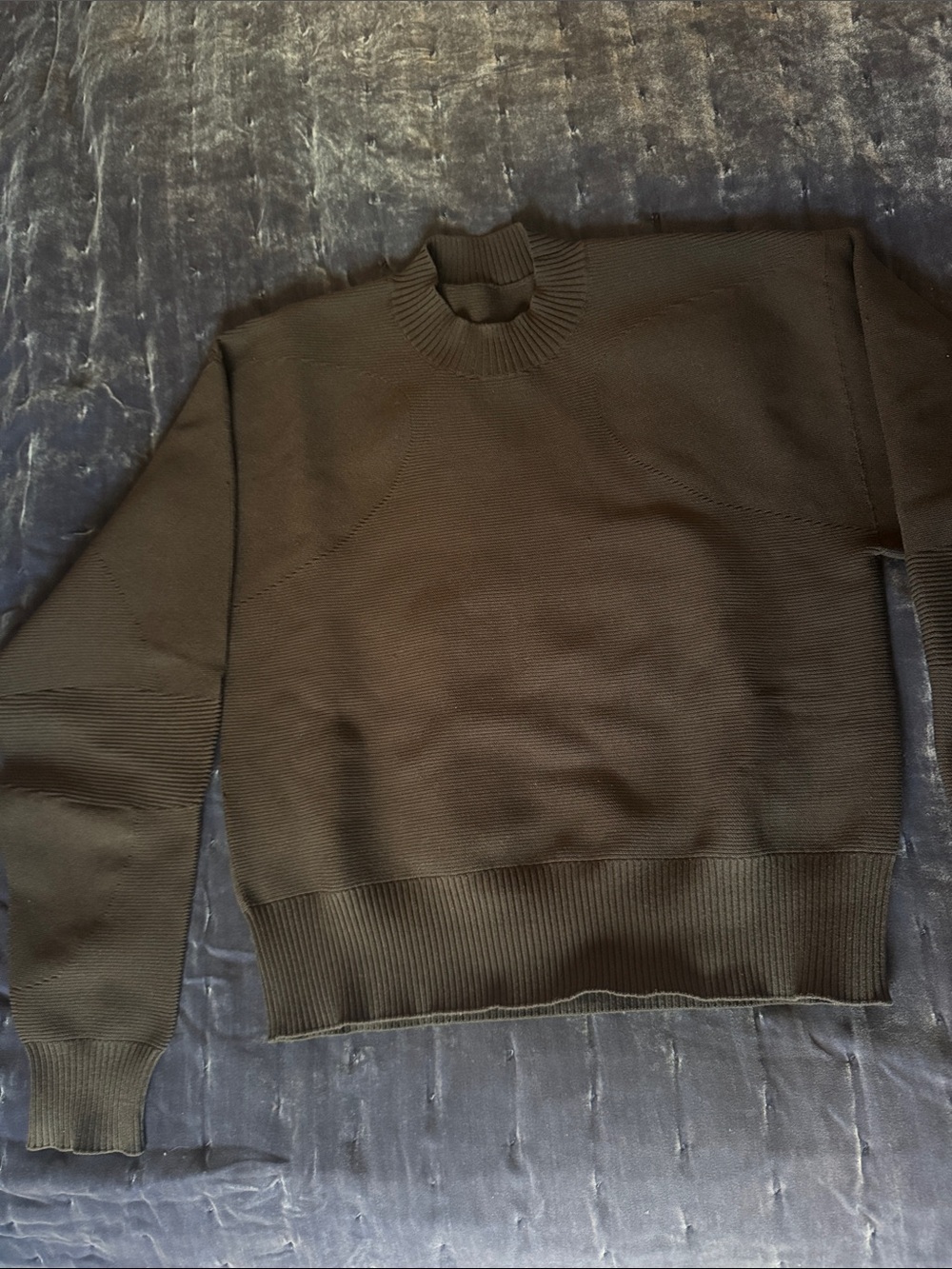 lululemon rare Women’s  Black Crewneck Sweater